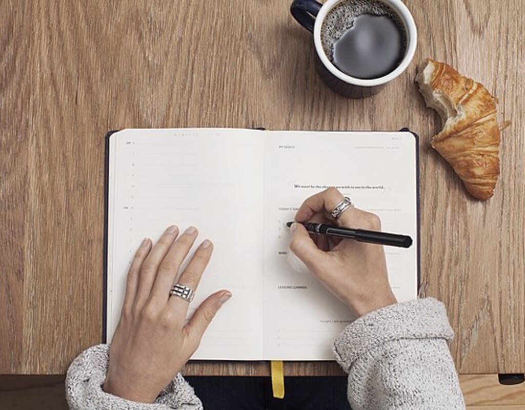 Building a Journaling Practice - Bookshop.org